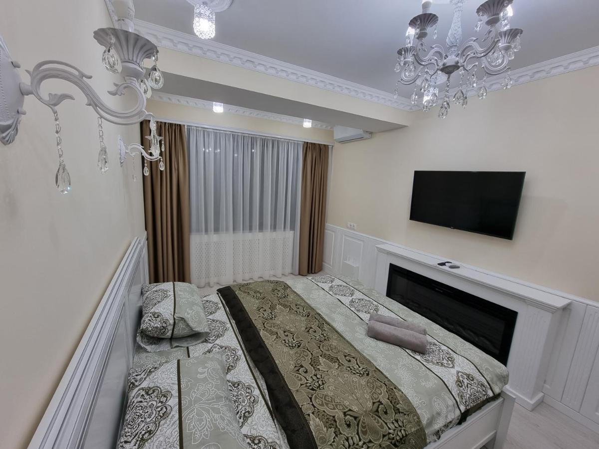 Blue Sky New Apartments In The Center تشيسيناو المظهر الخارجي الصورة