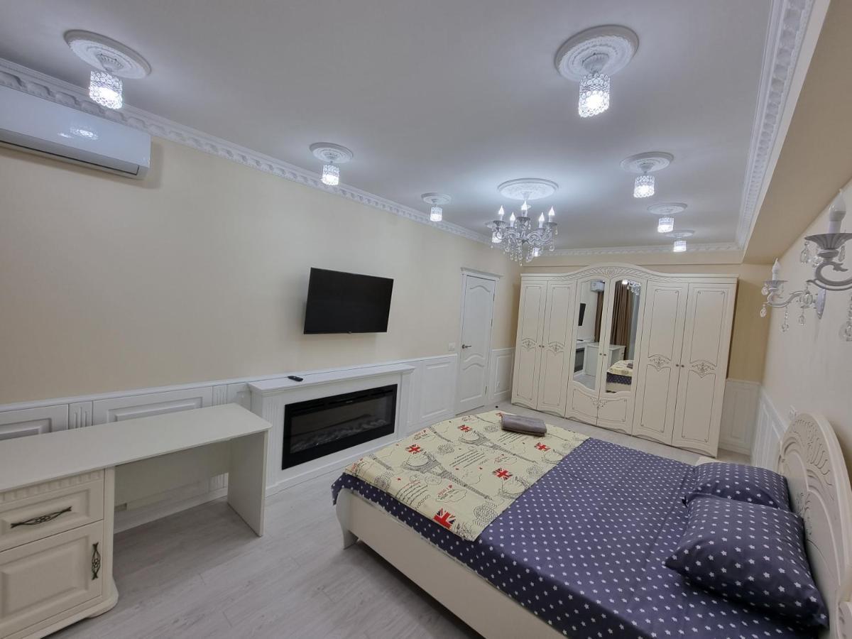 Blue Sky New Apartments In The Center تشيسيناو المظهر الخارجي الصورة