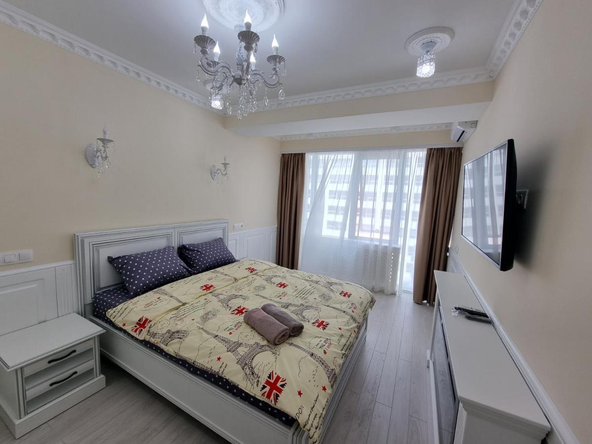 Blue Sky New Apartments In The Center تشيسيناو المظهر الخارجي الصورة