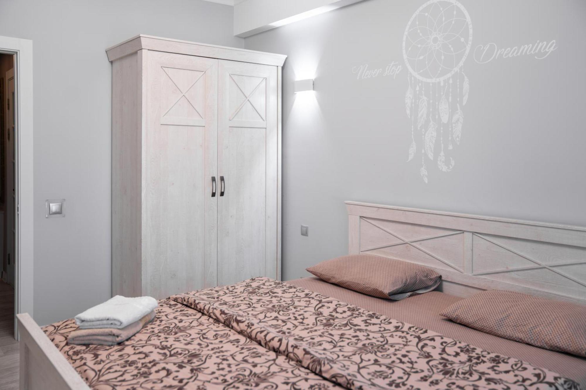 Blue Sky New Apartments In The Center تشيسيناو المظهر الخارجي الصورة